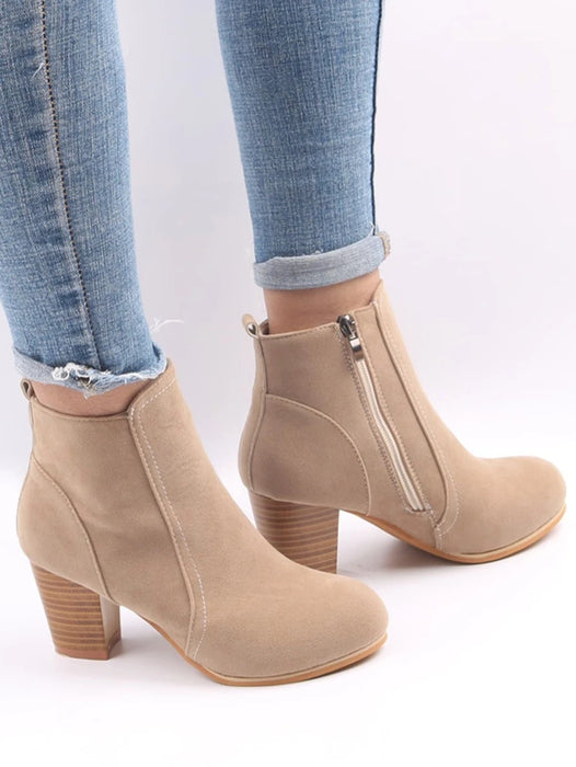 Round Chunky Classic Boots